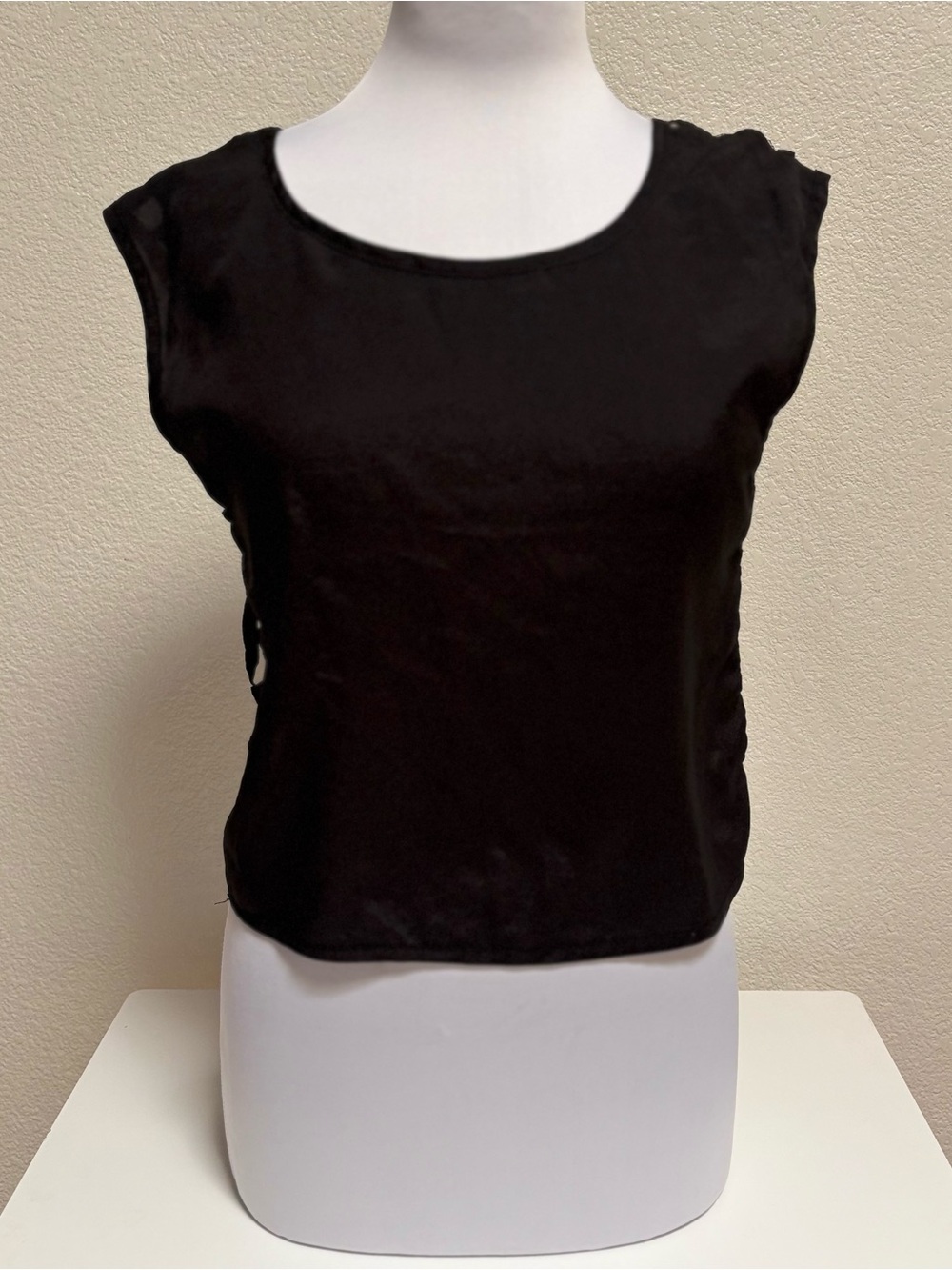 Black Sleeveless Scoop Neck Women's Top